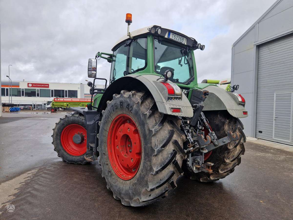 Fendt 826 VARIO, traktoriai