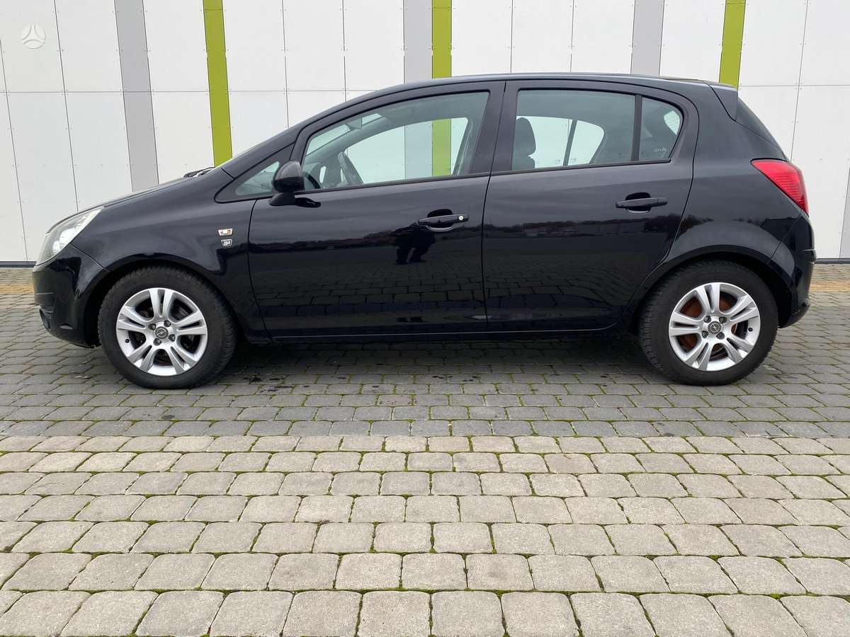 Opel Corsa, 1.3 l., Хэтчбек