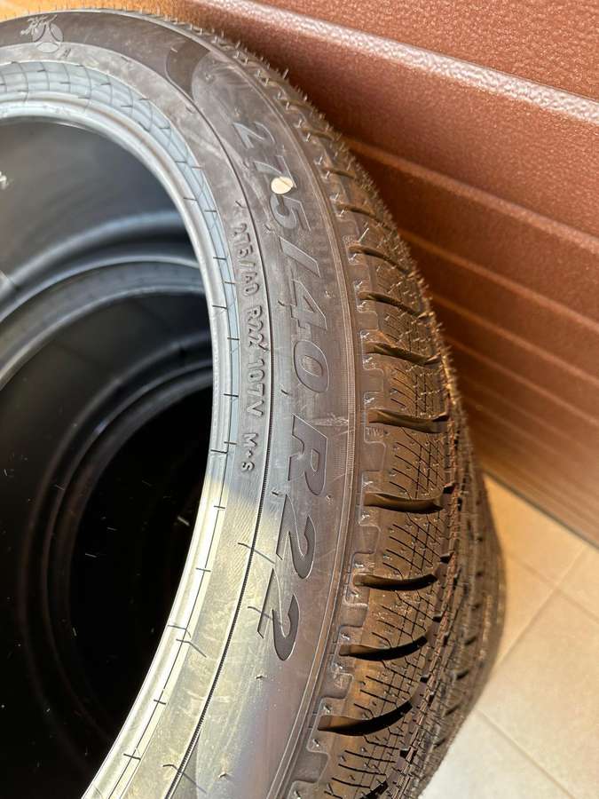 Pirelli SCORPION Winter, winter 275/40 R22