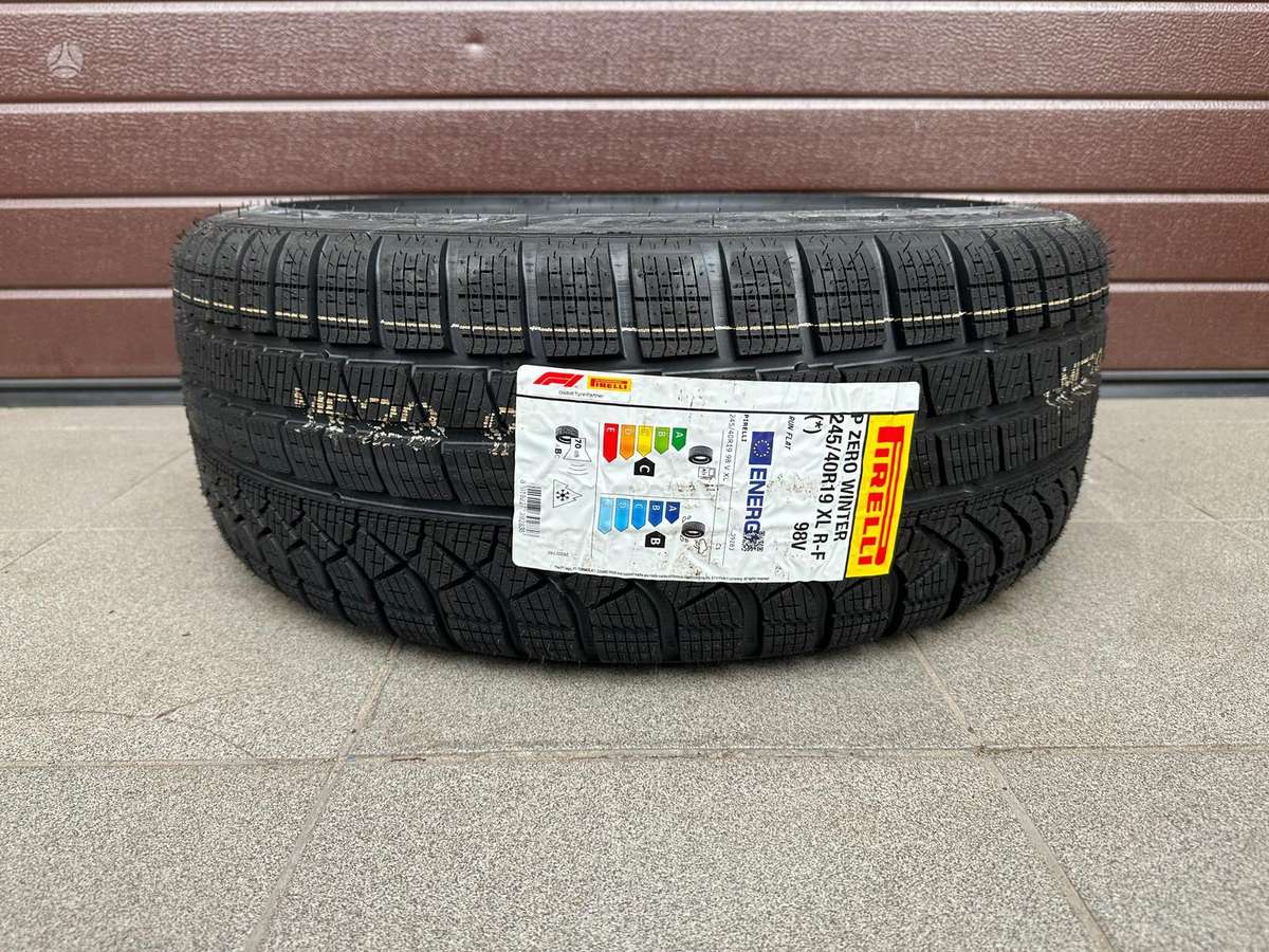 Pirelli P Zero Winter, winter 245/40 R19