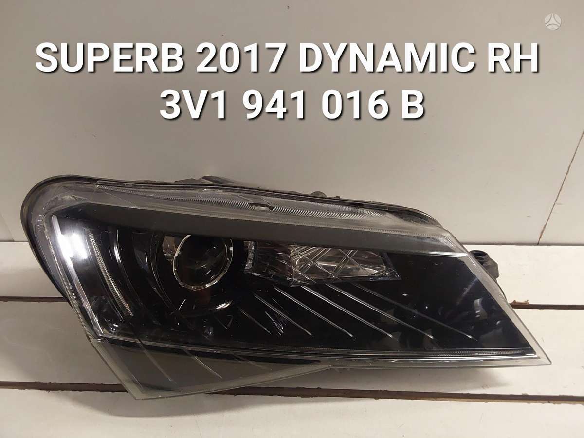 Skoda Superb dalimis