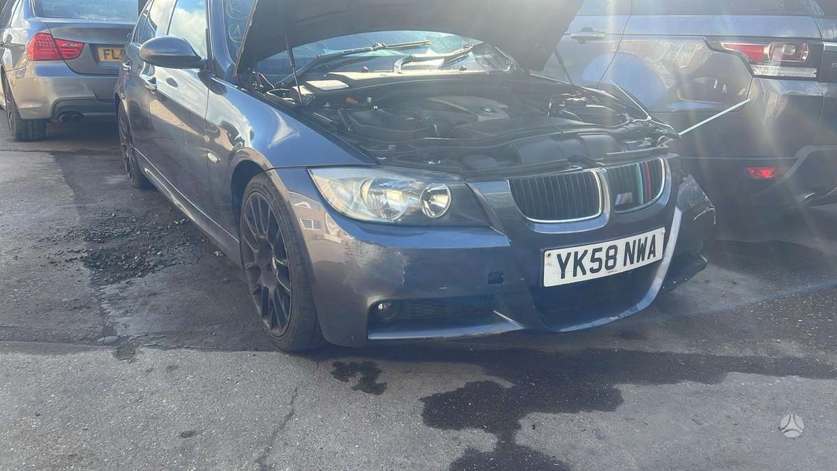 BMW 320