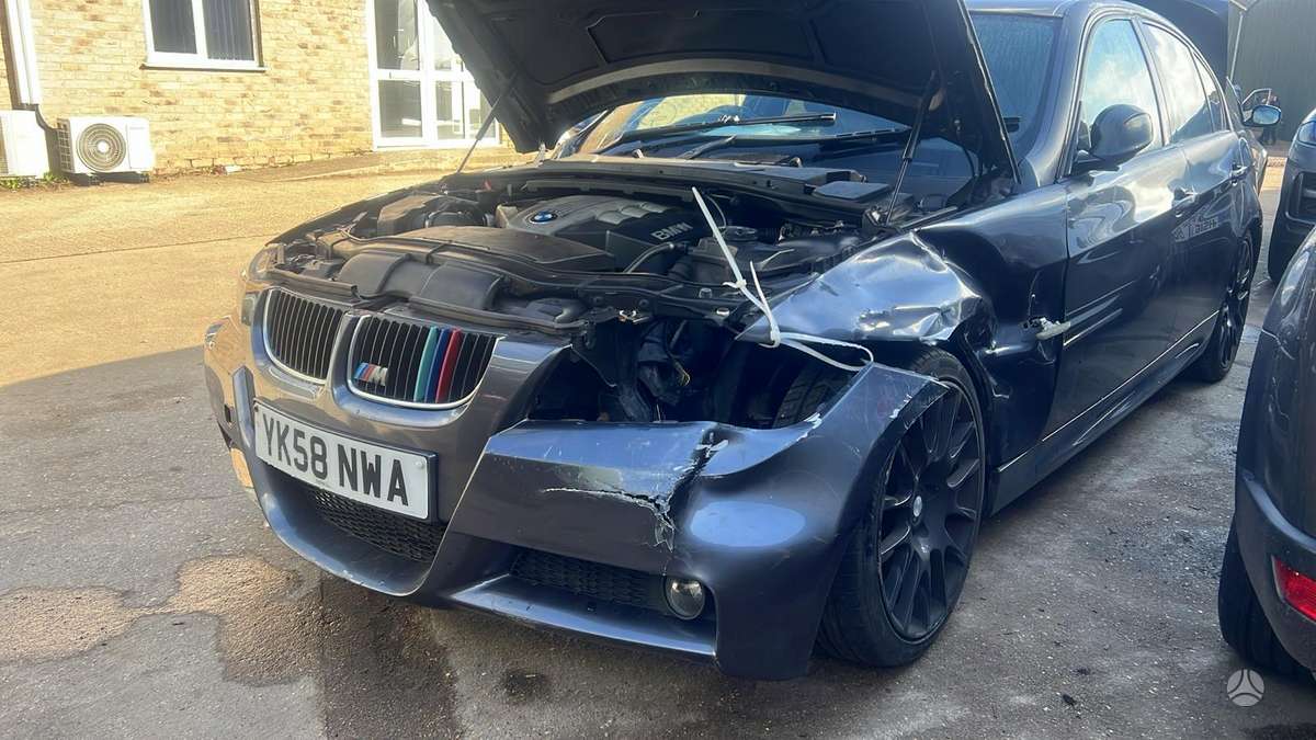 BMW 320