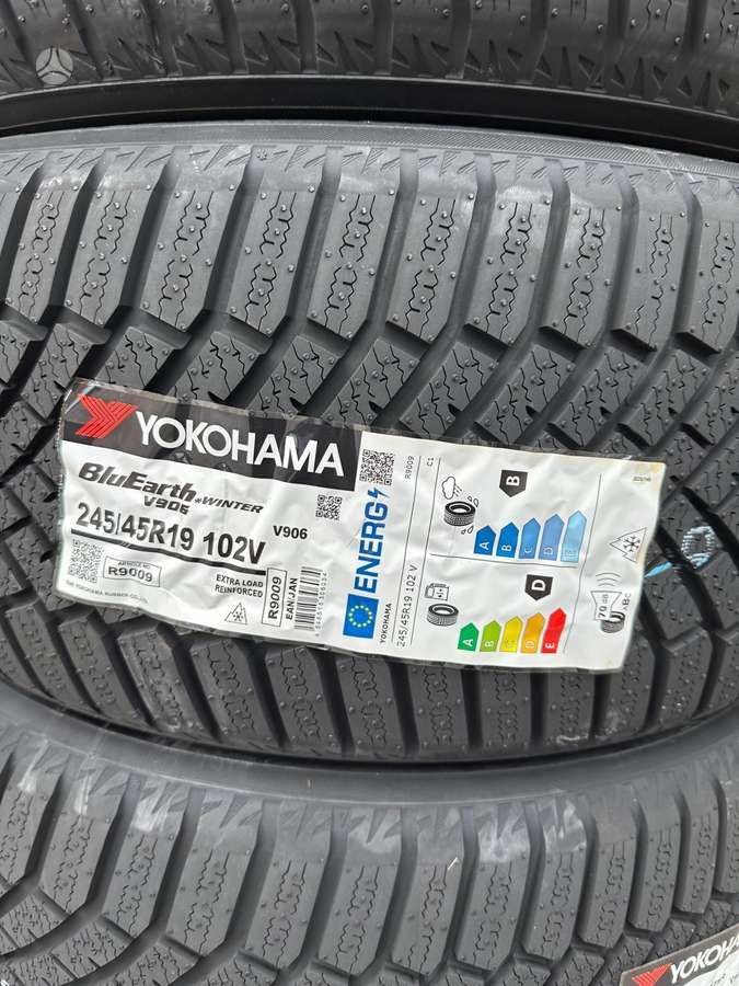 Yokohama V906, winter 245/45 R19
