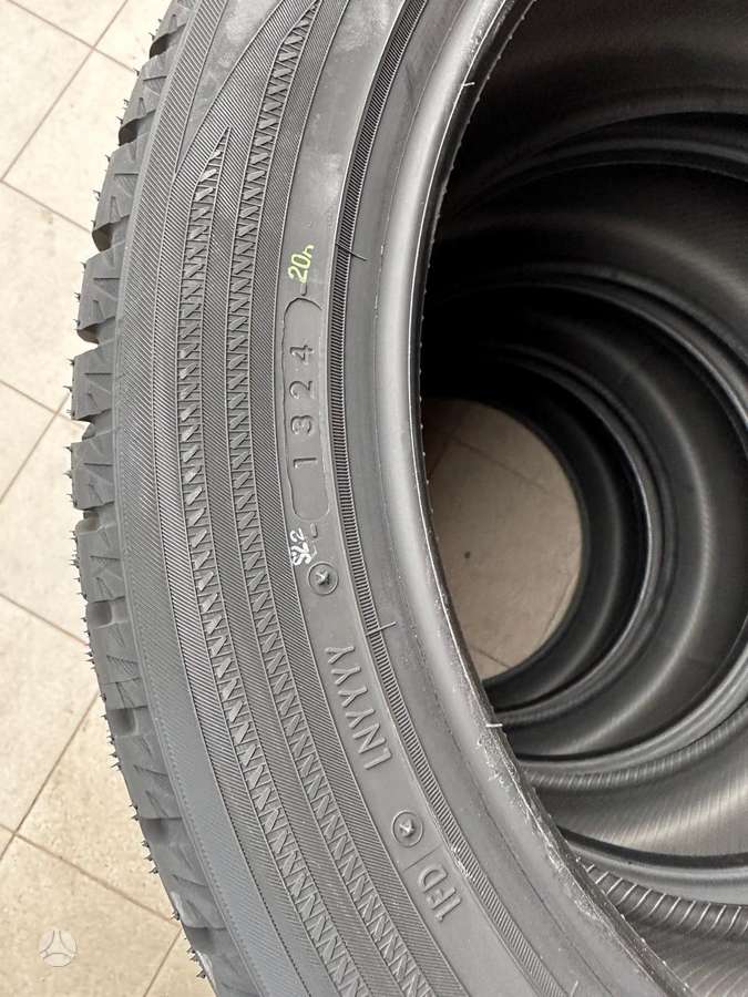 Yokohama V906, winter 245/45 R19