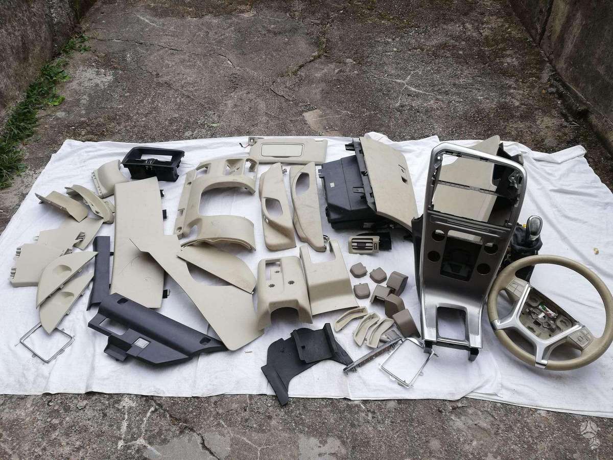 Volvo XC60 variklio detalės