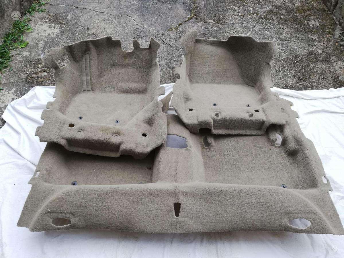 Volvo XC60 variklio detalės