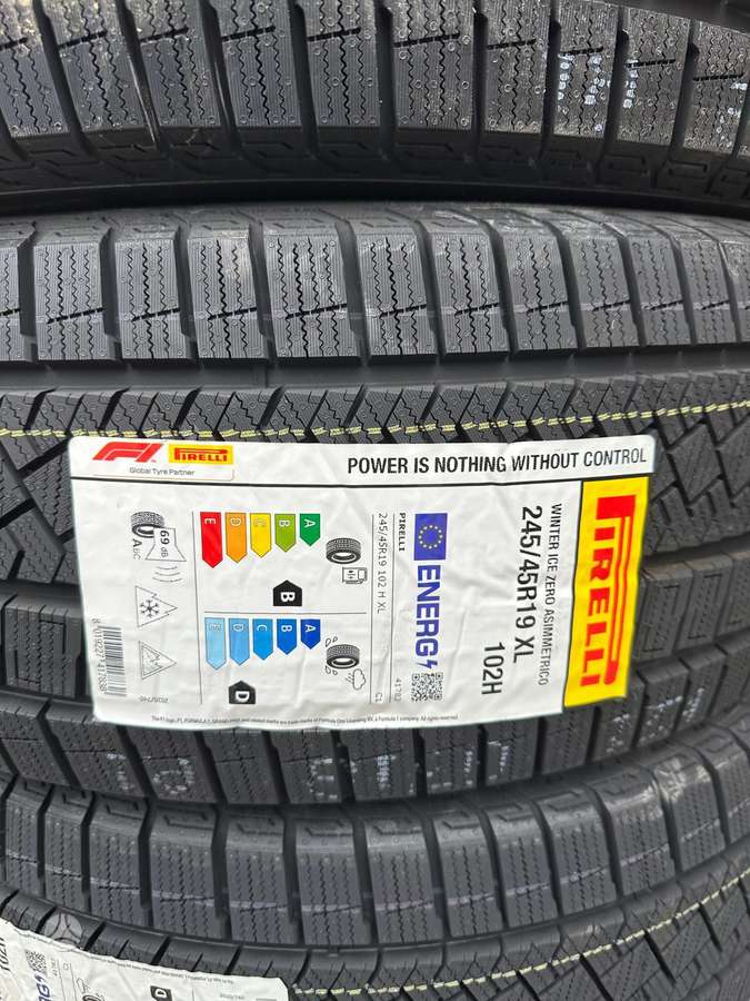 Pirelli Winter ICE Zero, зимние 245/45 R19
