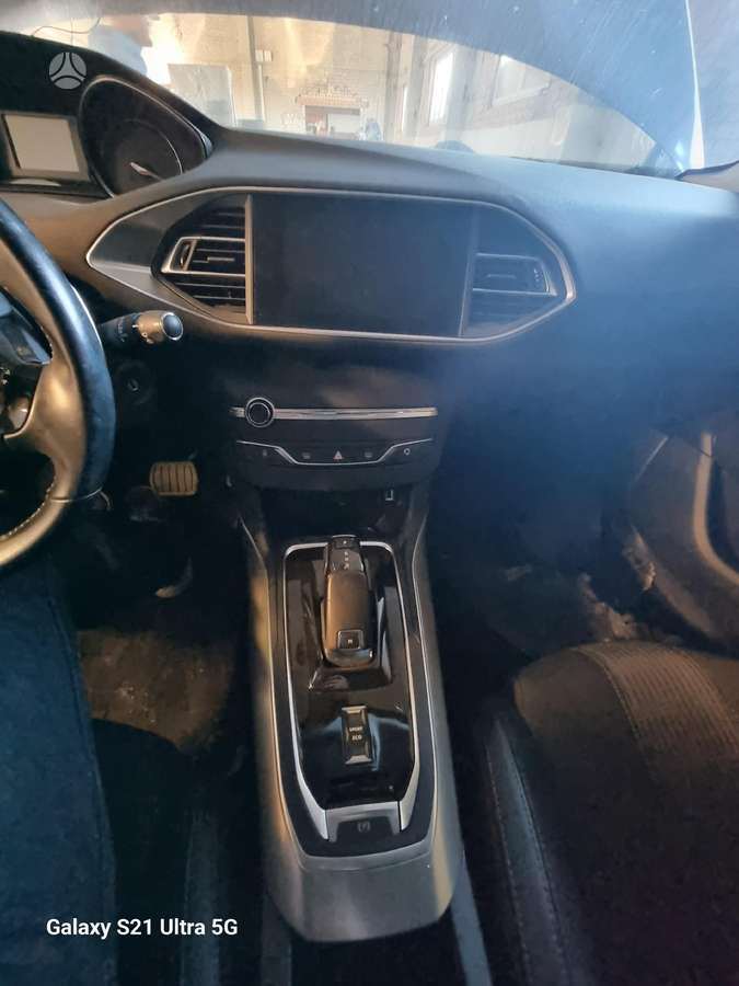 Peugeot 308 dalimis