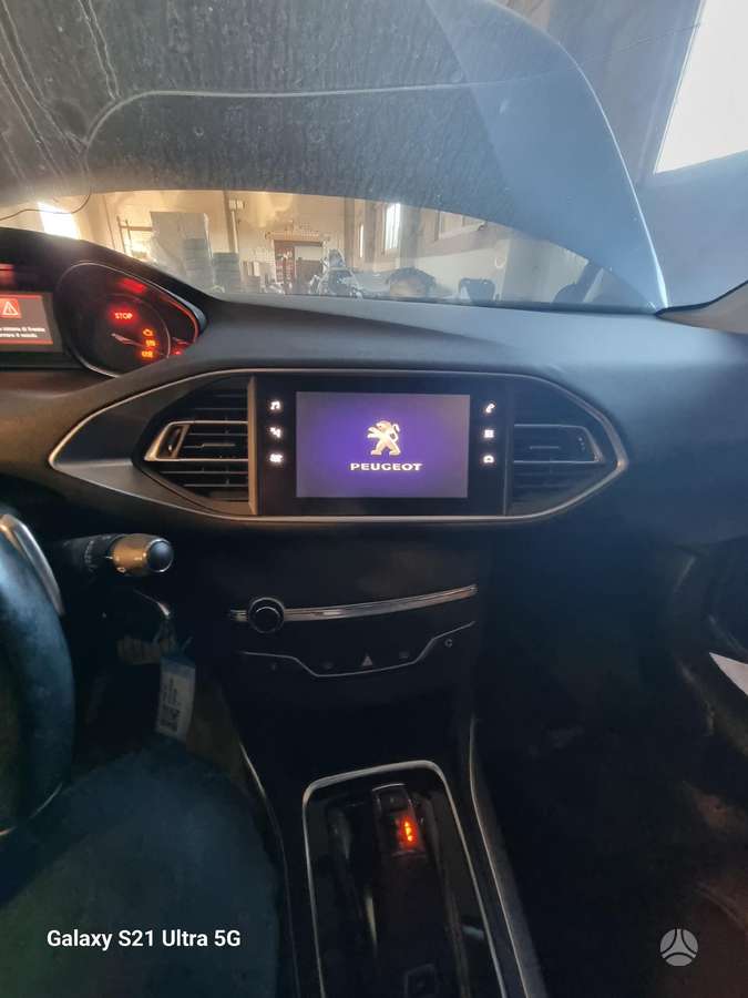 Peugeot 308 dalimis