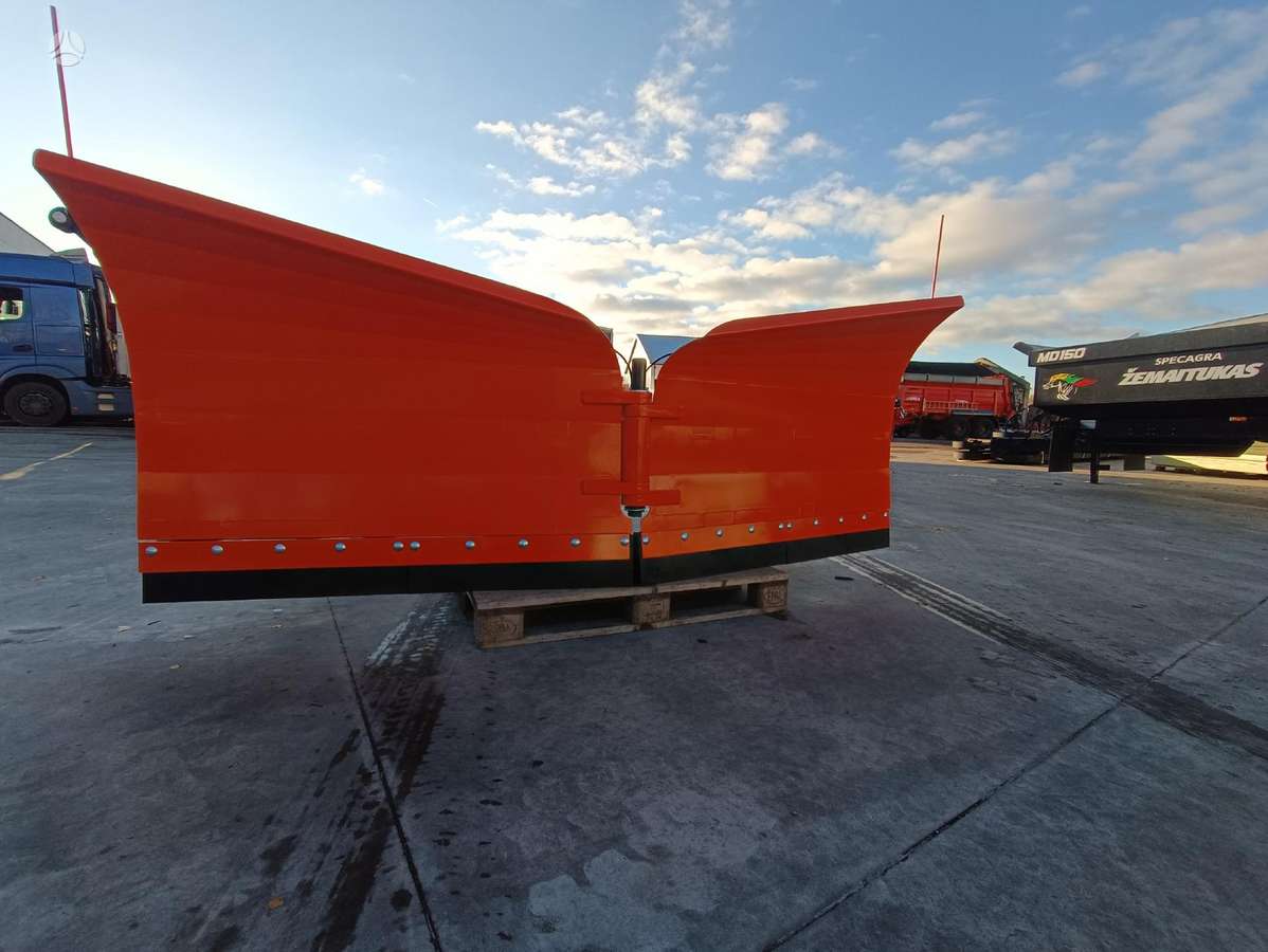 -Kita- YETI 3000, snow plows