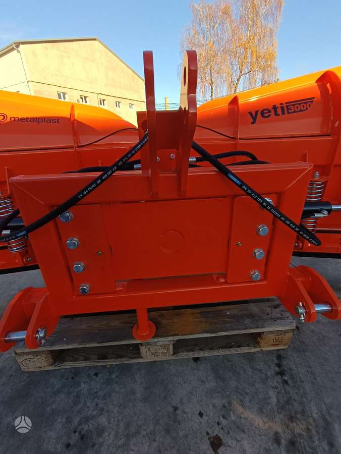 -Kita- YETI 3000, snow plows