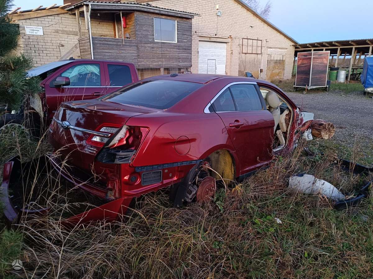 Ford Taurus