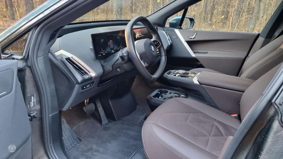 BMW iX, Внедорожник / Кроссовер