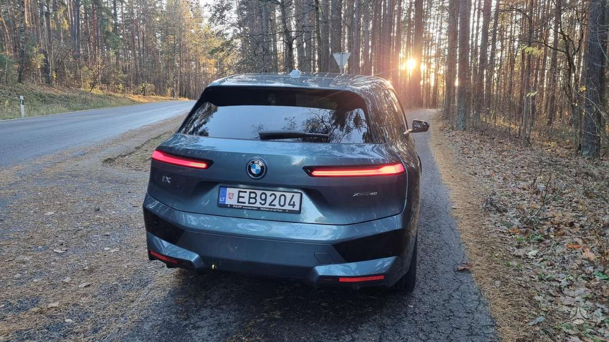 BMW iX, Внедорожник / Кроссовер