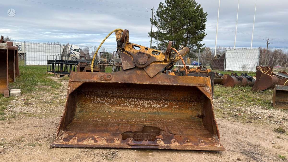 Caterpillar CW30, buckets