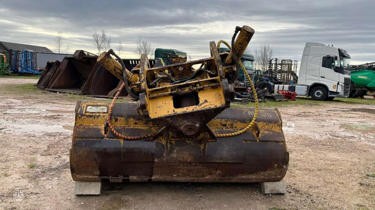 Caterpillar CW30, buckets