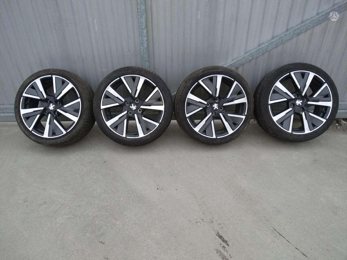 Peugeot 208 žibintai