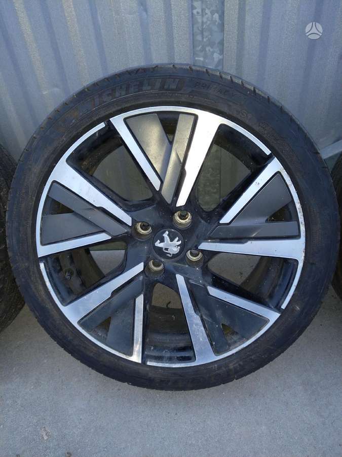 Peugeot 208 žibintai