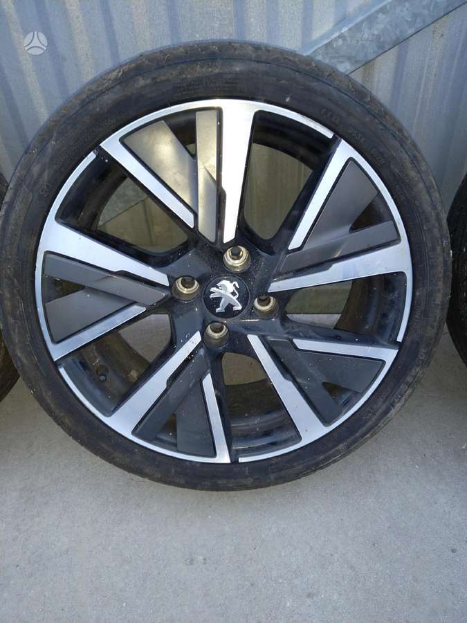Peugeot 208 žibintai