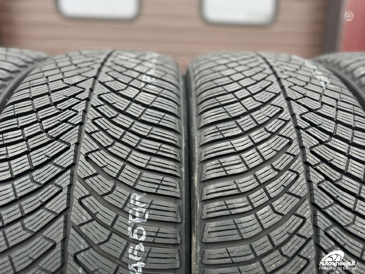 Pirelli P Zero Winter 2, žieminės 255/50 R21
