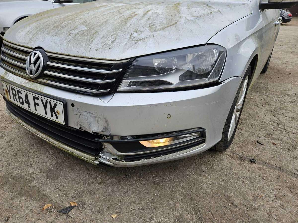 Volkswagen Passat for parts. Cff