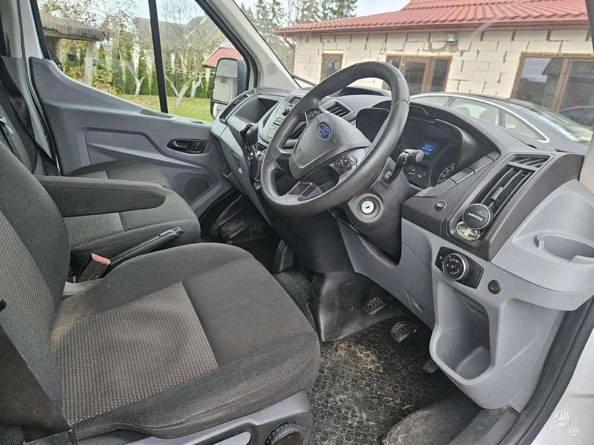 Ford Transit, passenger vans