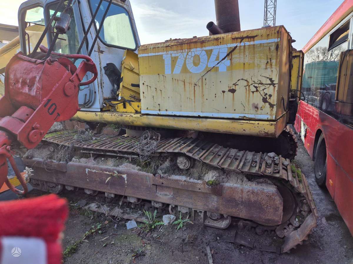 Atlas 1704LC, storage and loading equipment
