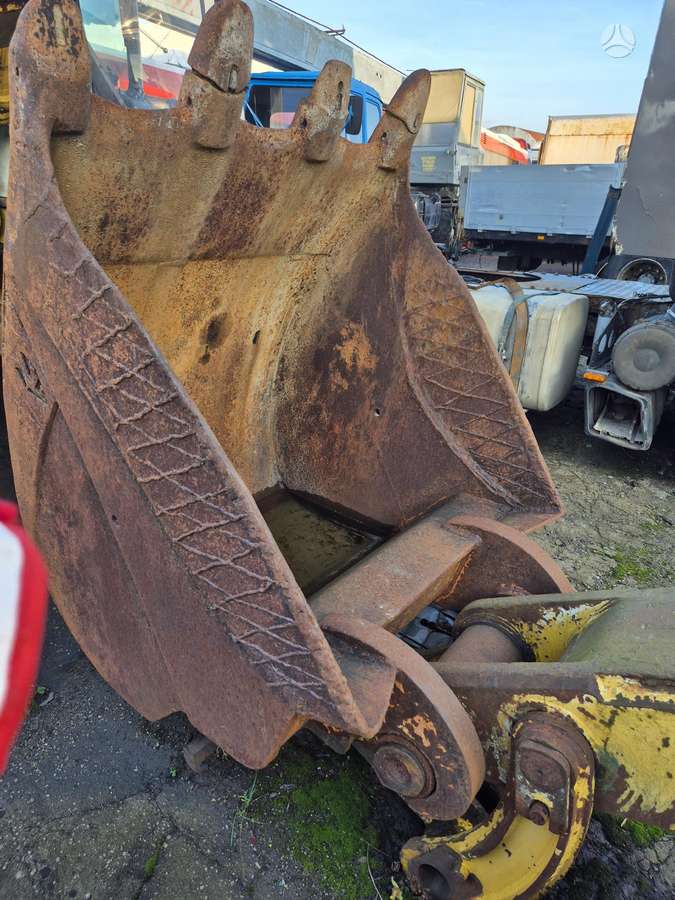 Atlas 1704LC, storage and loading equipment