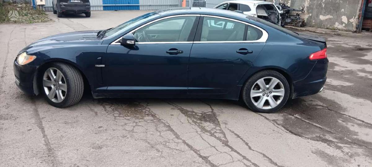 Jaguar XF по частям