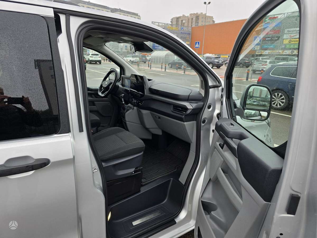 Ford Tourneo Custom, passenger minibus