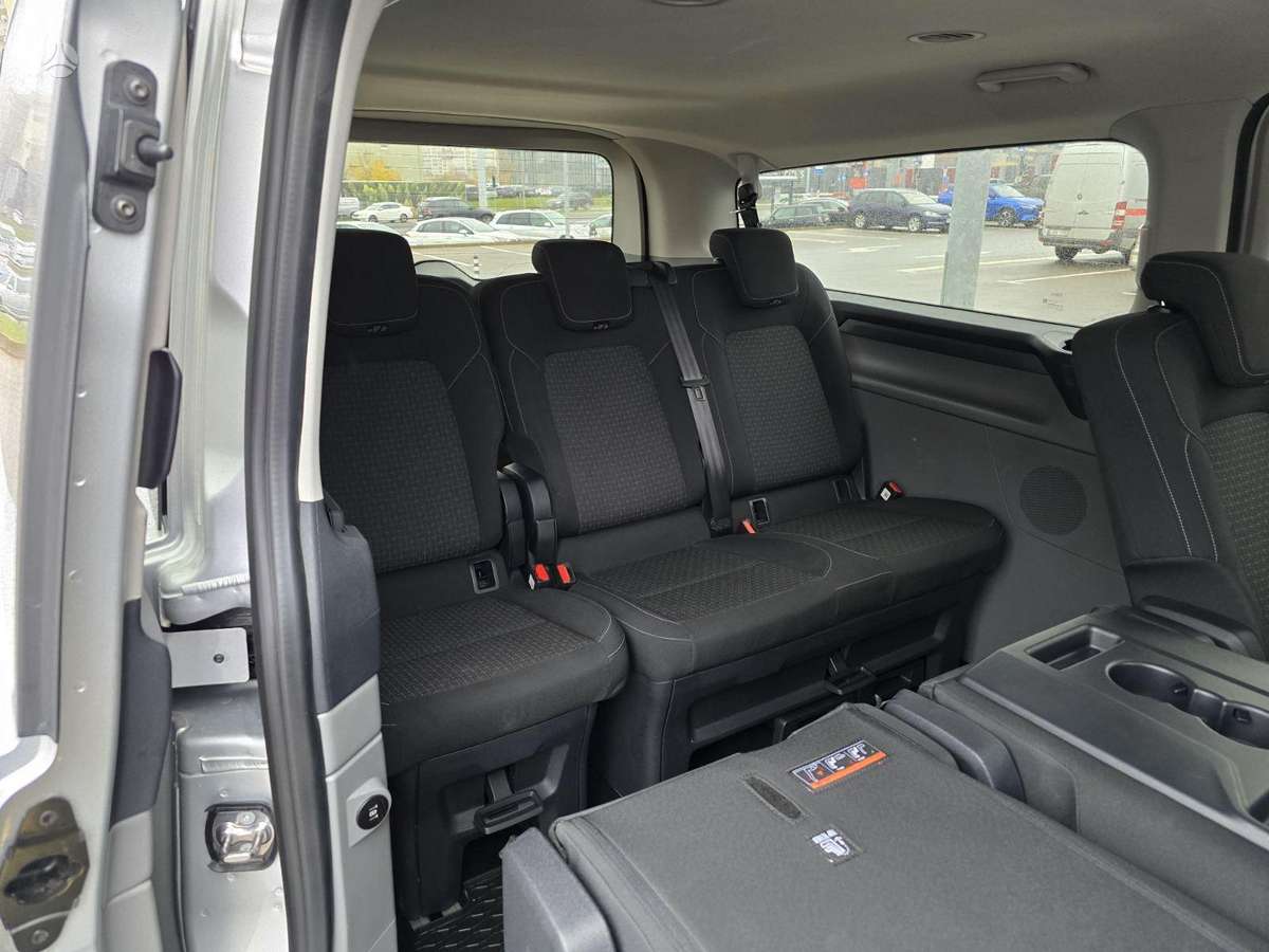 Ford Tourneo Custom, passenger minibus