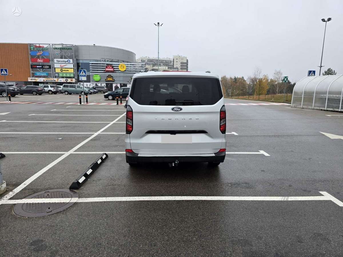 Ford Tourneo Custom, passenger minibus