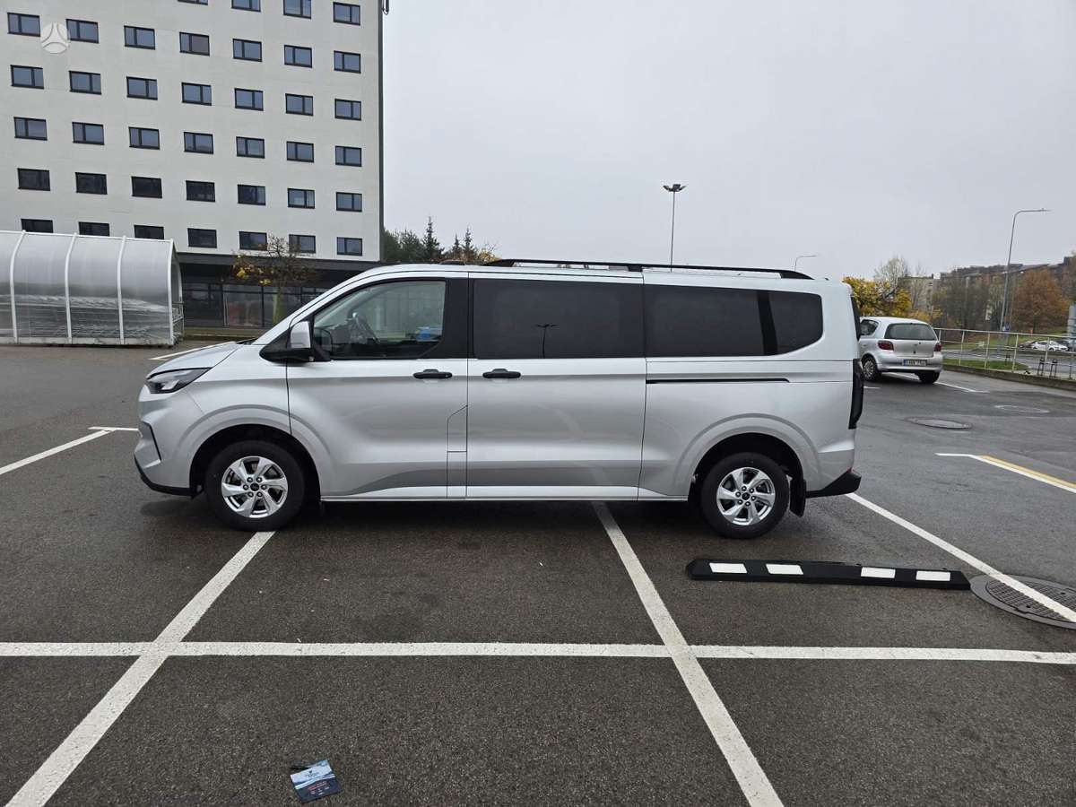 Ford Tourneo Custom, passenger minibus