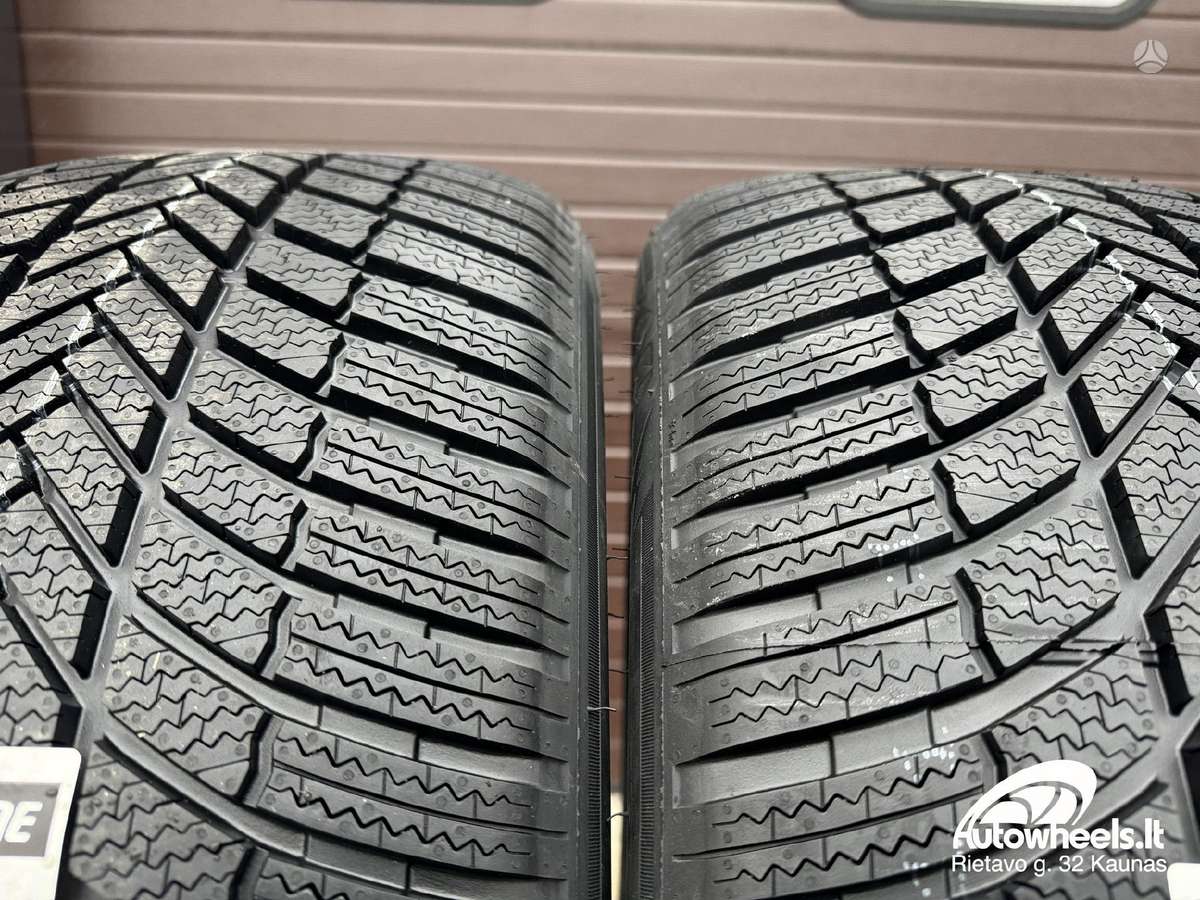 Bridgestone Blizzak LM005, зимние 285/45 R21