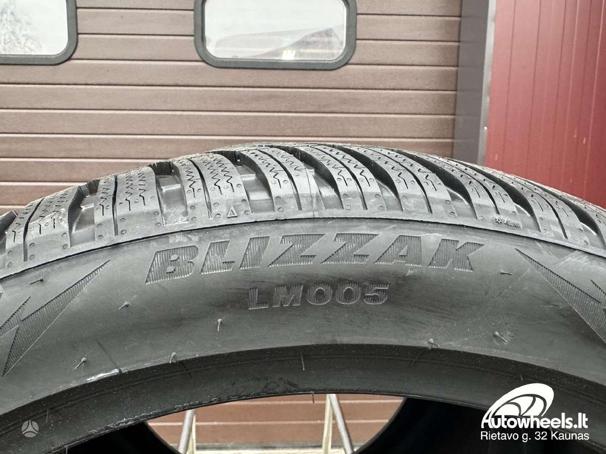 Bridgestone Blizzak LM005, зимние 285/45 R21