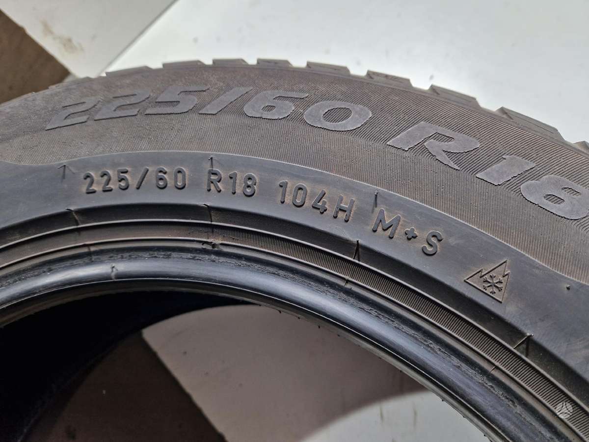 Pirelli 4-5mm, žieminės 225/60 R18