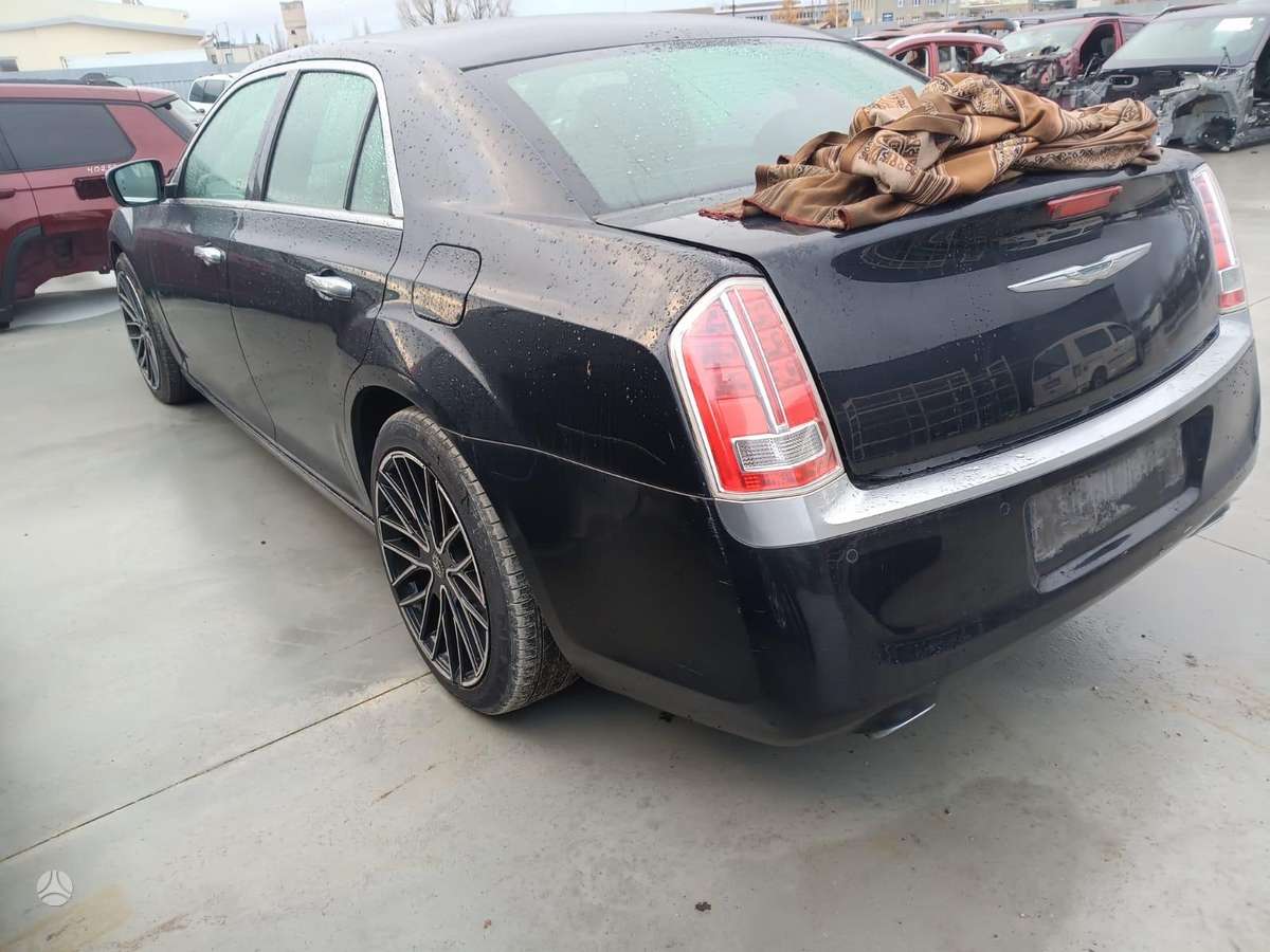 Chrysler 300C по частям