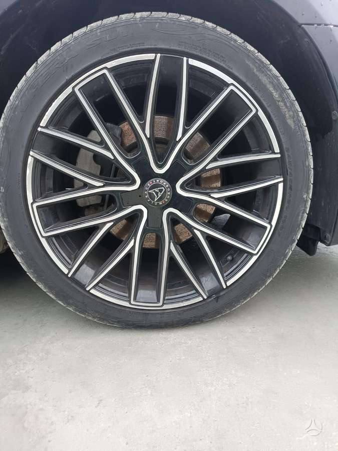 Chrysler 300C по частям