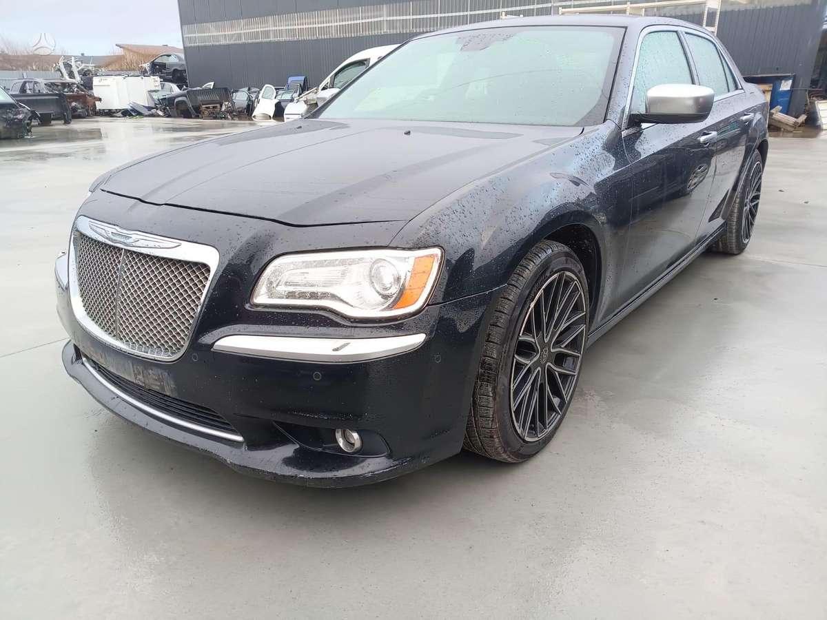 Chrysler 300C по частям