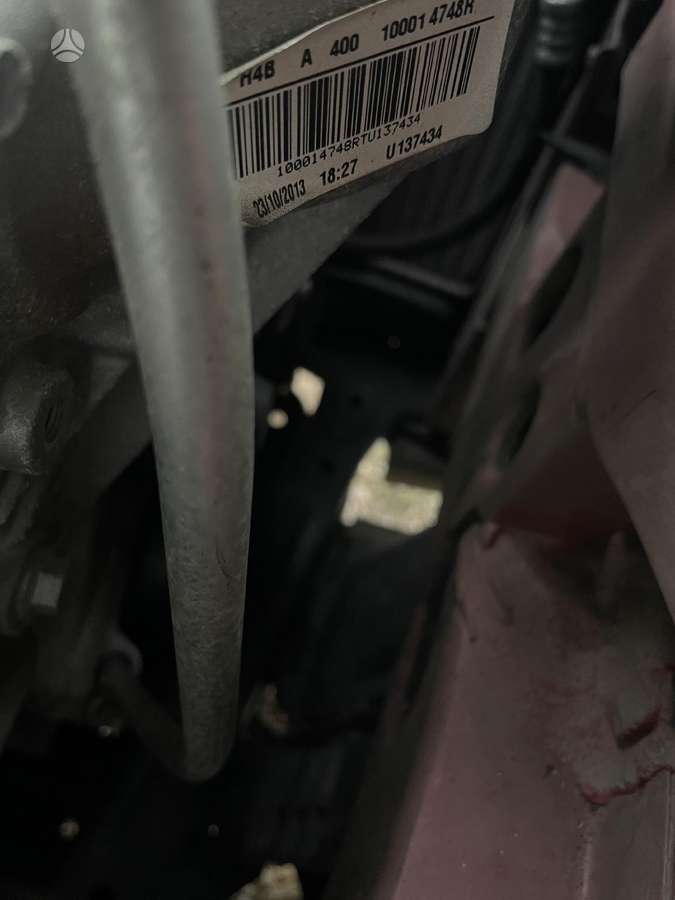 Dacia Sandero dalimis