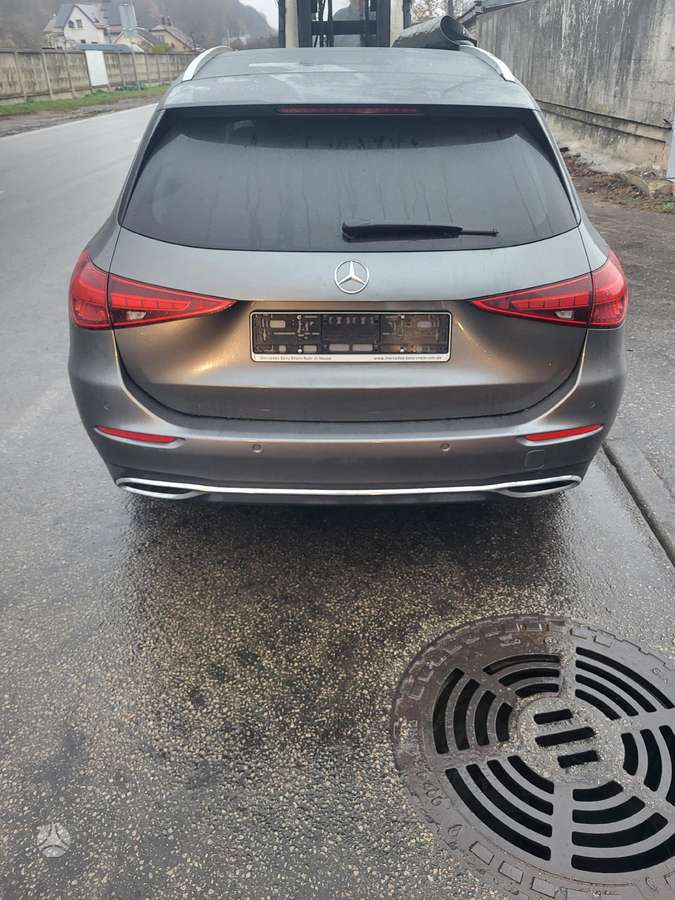 Mercedes-Benz C klasė по частям