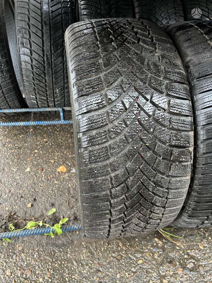 Bridgestone Hankook, зимние 235/40 R18