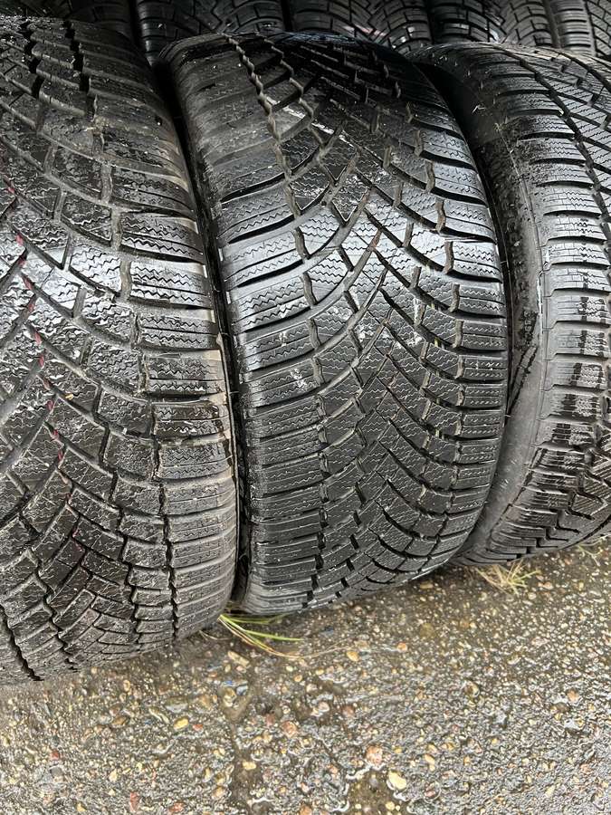 Bridgestone Hankook, зимние 235/40 R18