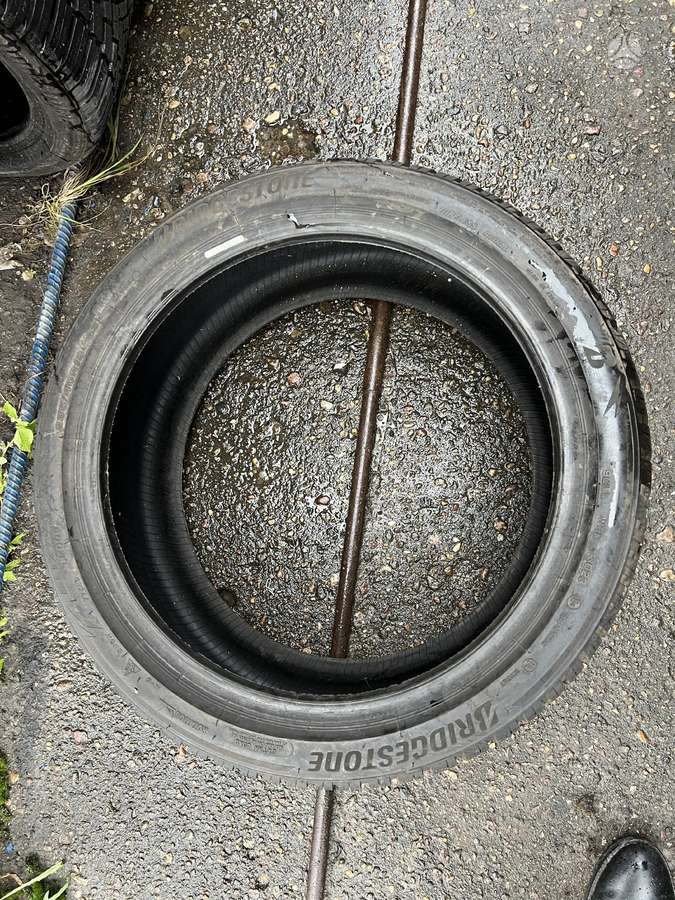 Bridgestone Hankook, žieminės 235/40 R18