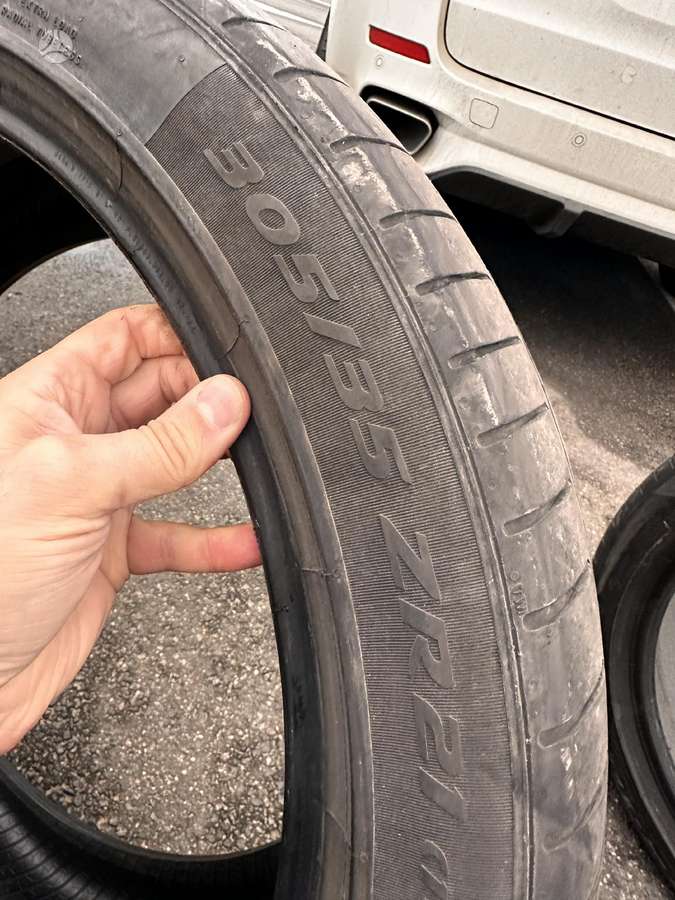 Pirelli, летние 305/35 R21