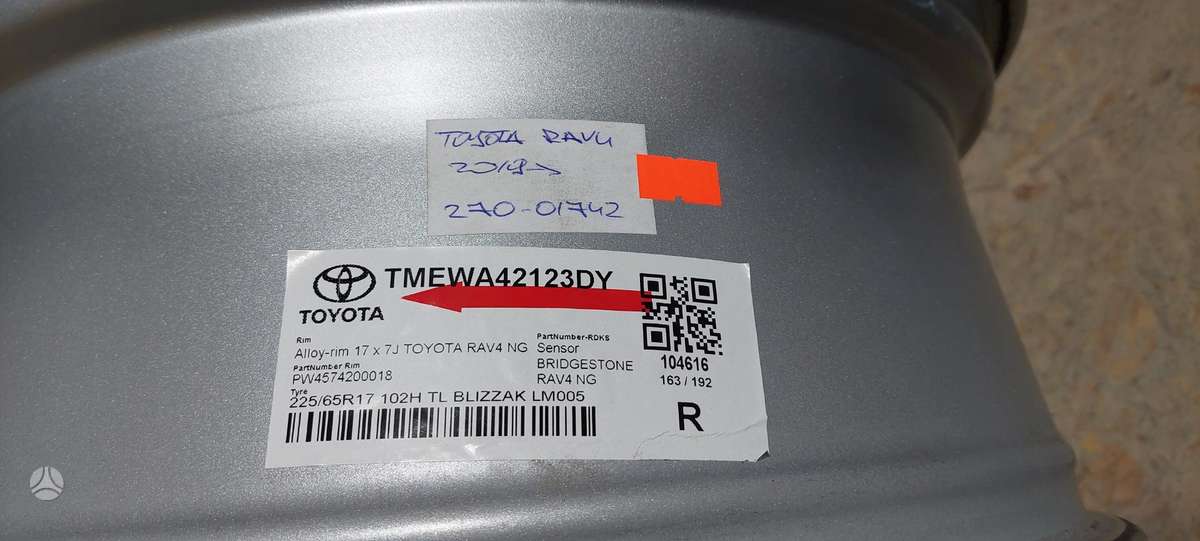 Toyota RAV4, PW45742000, Cen21301