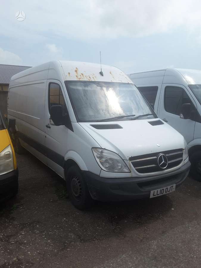 Mercedes-Benz Sprinter, cargo vans
