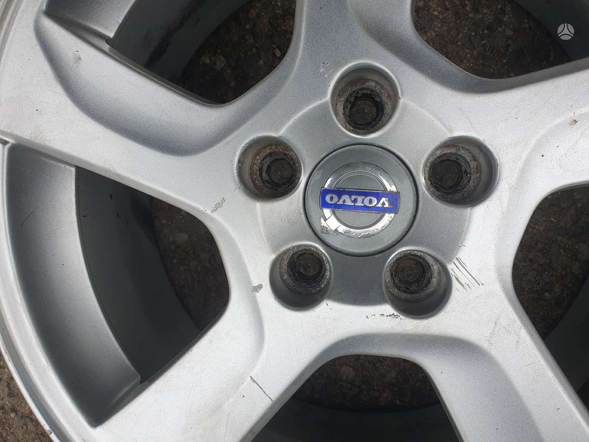 Volvo, lengvojo lydinio, R17
