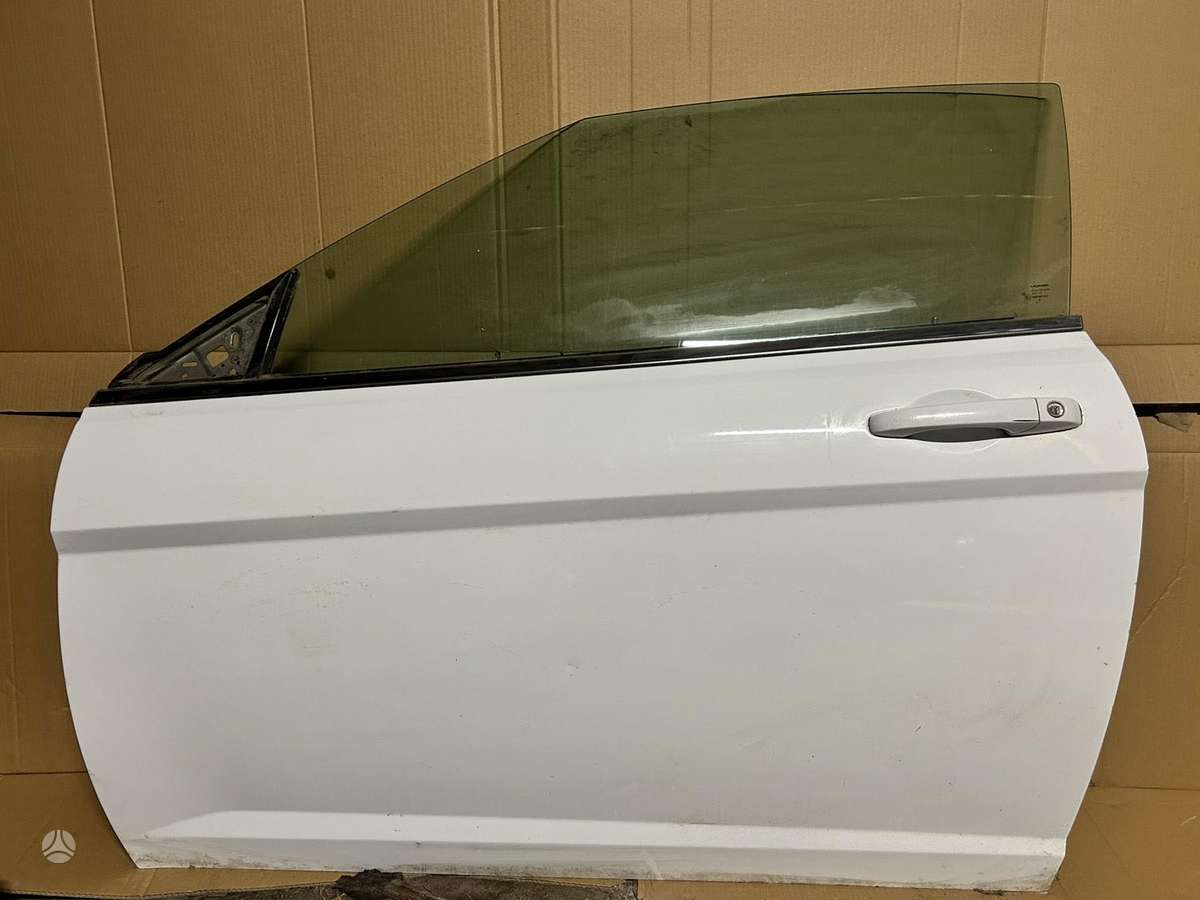 Chrysler 200 doors